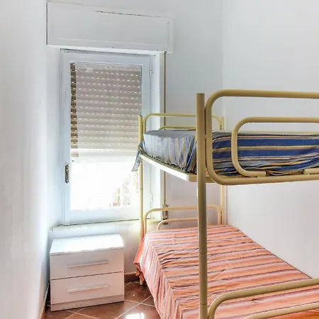 아파트 3 Bedroom Gorgeous In 브리아티코