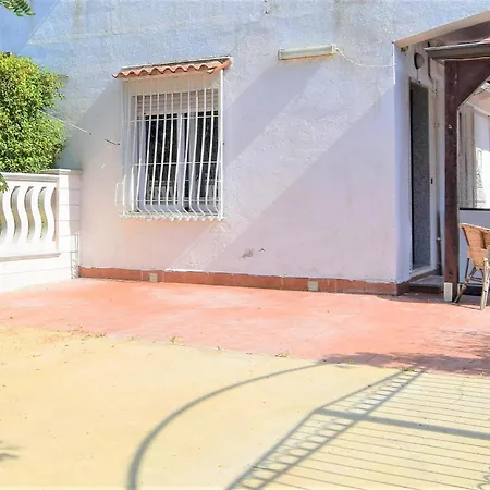 아파트 3 Bedroom Gorgeous In 브리아티코